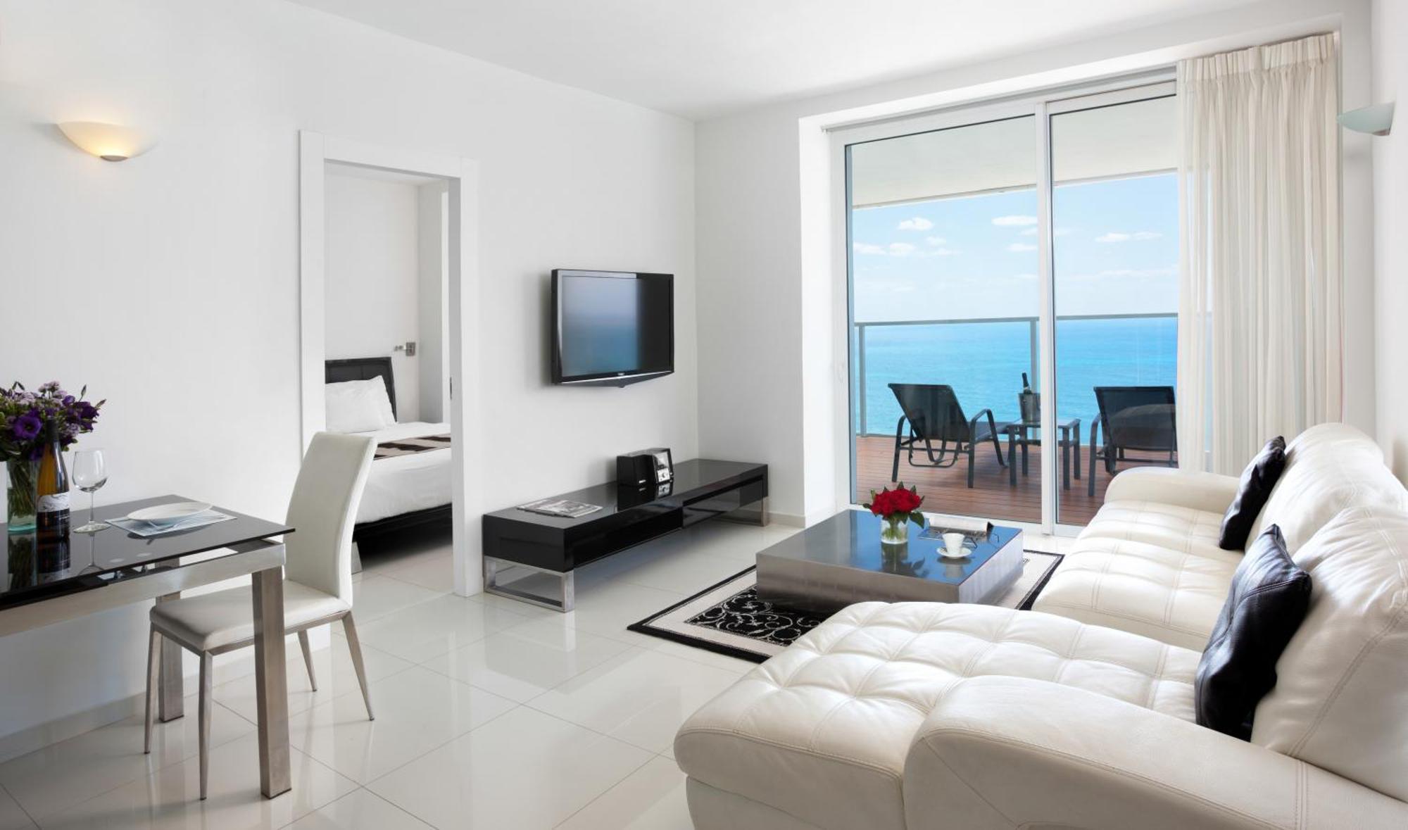 Deluxe Suite Balcony Sea View