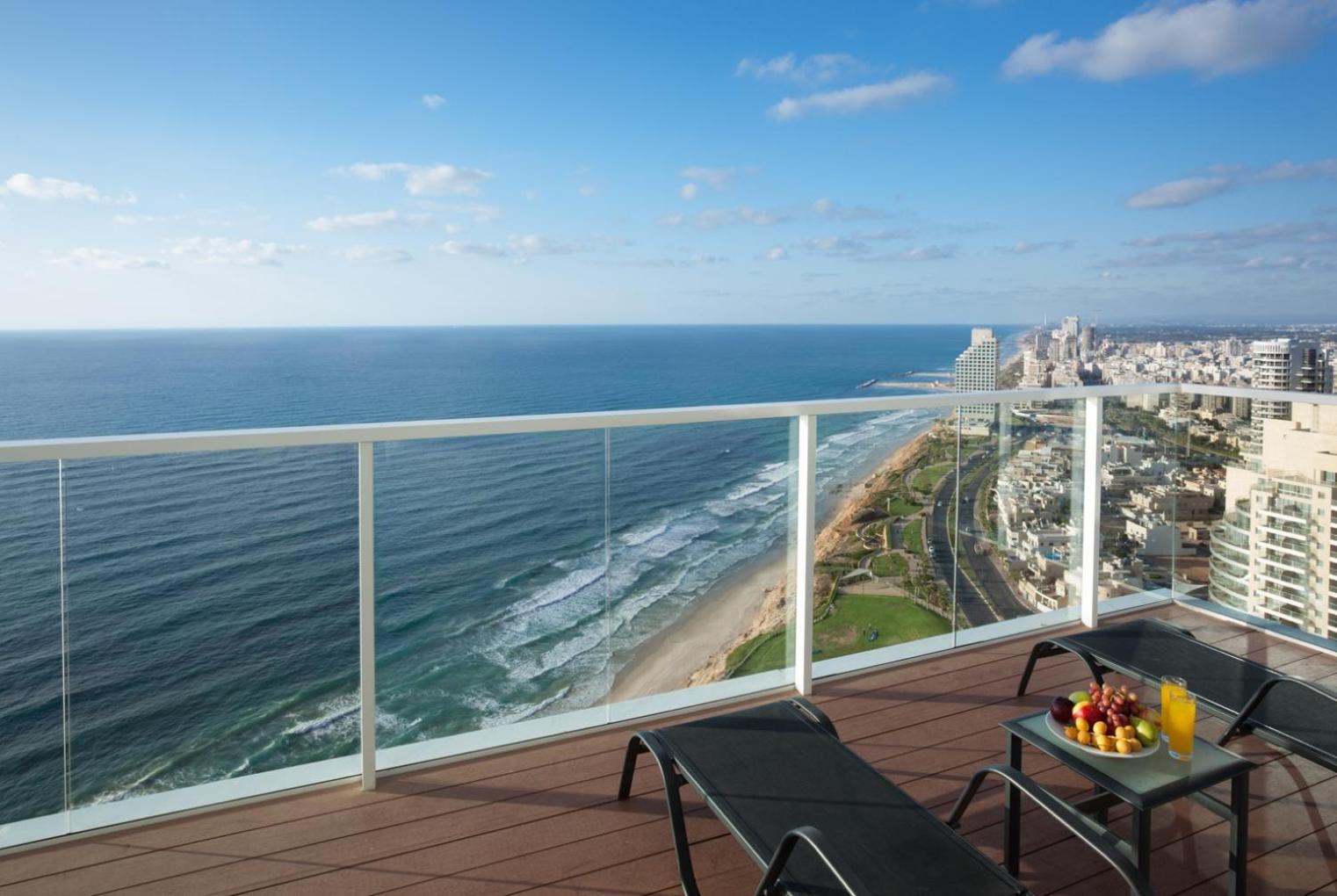 Deluxe Suite Balcony Sea View